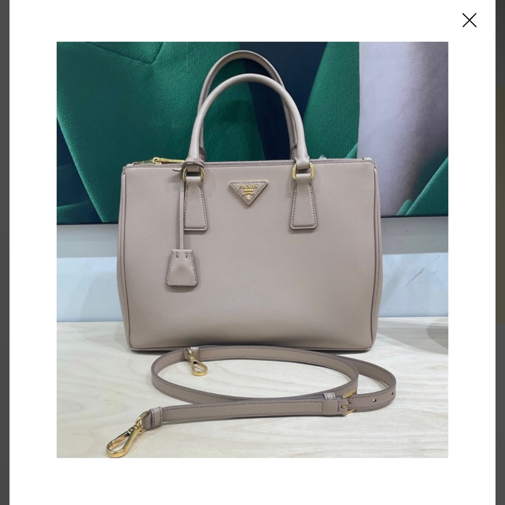 Prada Saffiano medium galleria double zip color sabbia